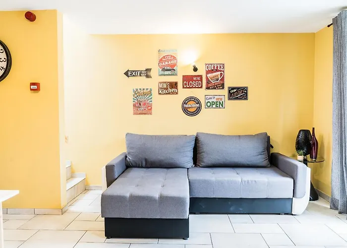 Lovely, Colourful Holiday Home For Small Families